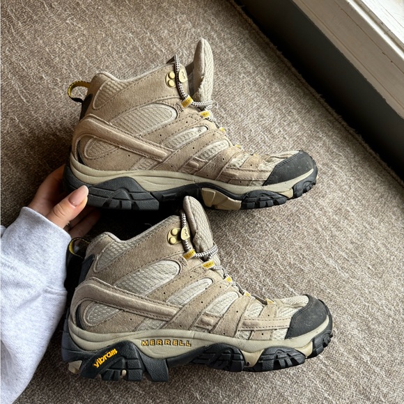 Merrell Women's Moab 2 Mid Waterproof Hiking Boots - Picture 2 of 8